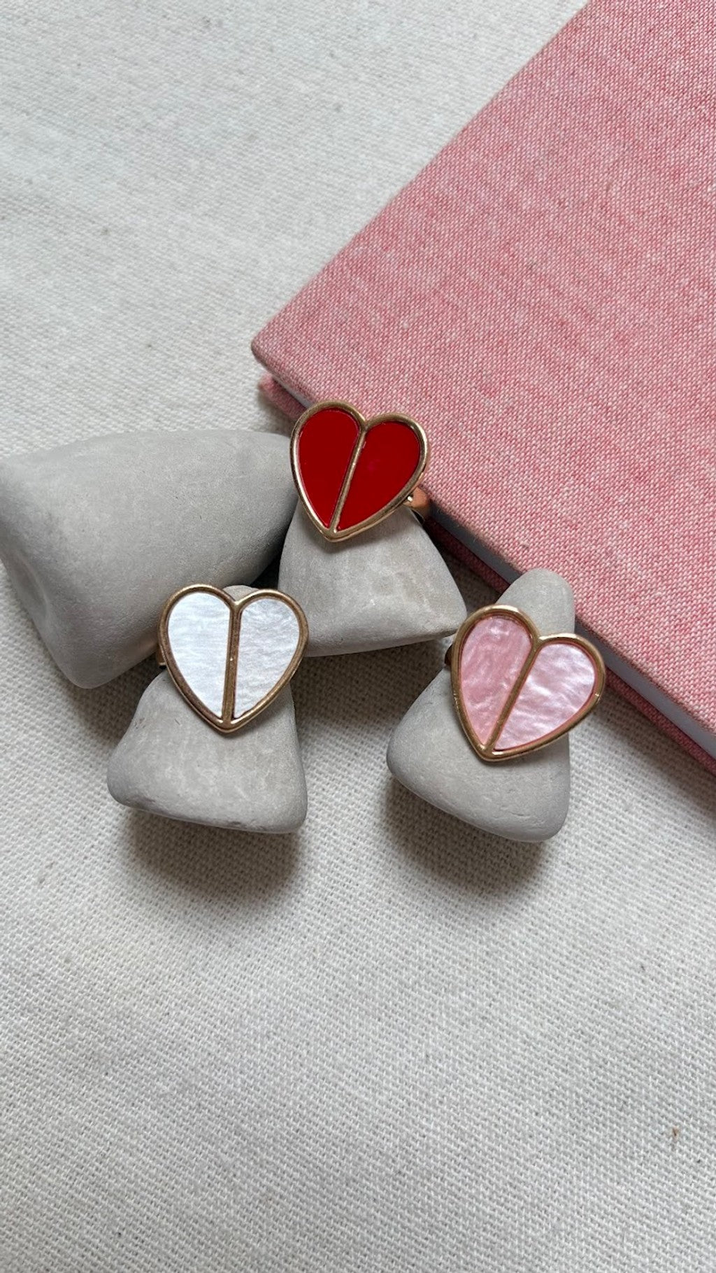 Anillo rojo amor a la mitad
