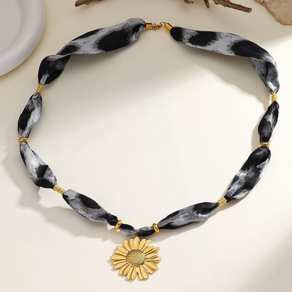 Collar de pañuelo animal print Flor