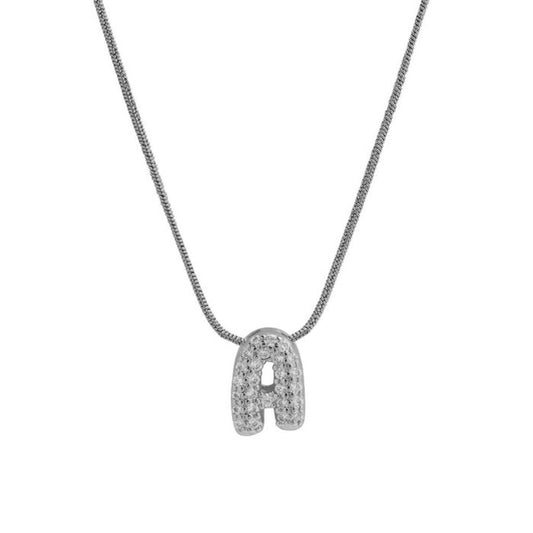 Collar con inicial plateada