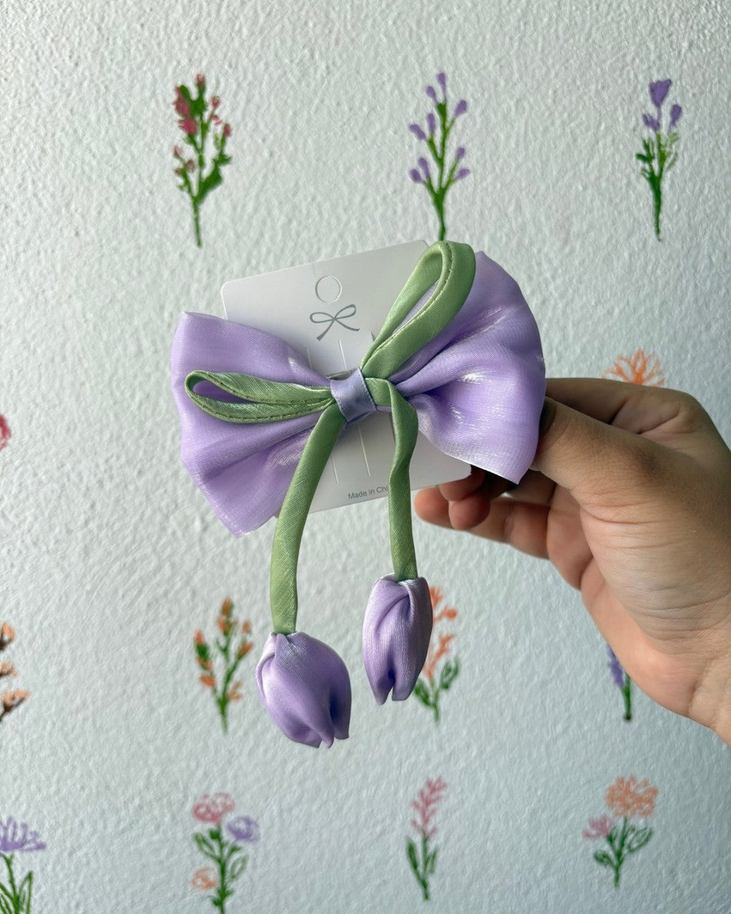 Moño pequeño con tulipan