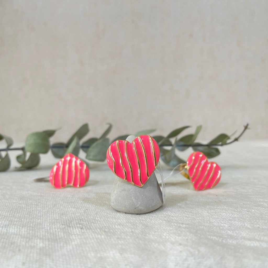 Anillo rosado corazon rayado