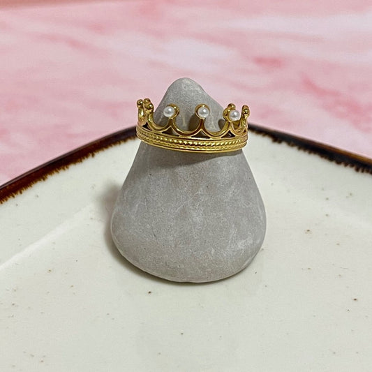 Anillo ajustable de corona con perlitas blancas