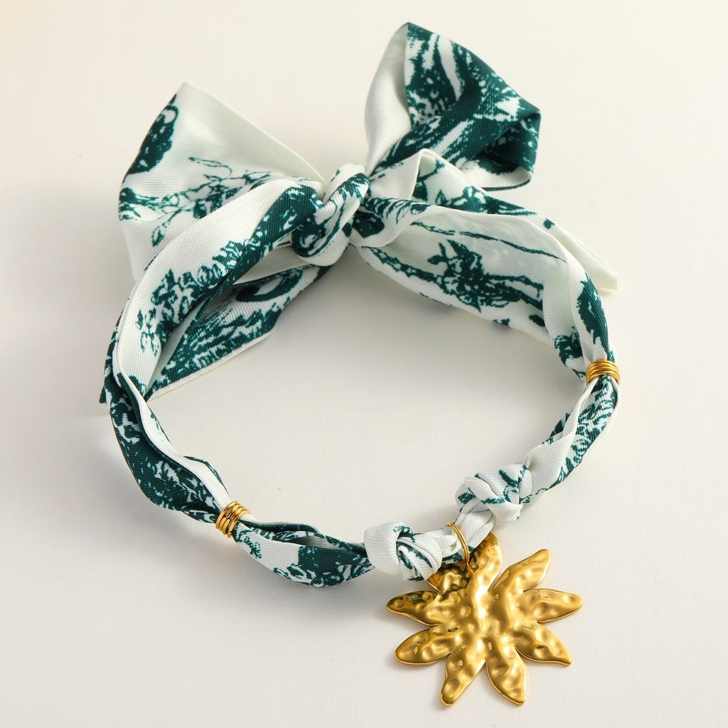 Collar pañuelo dije de Sol
