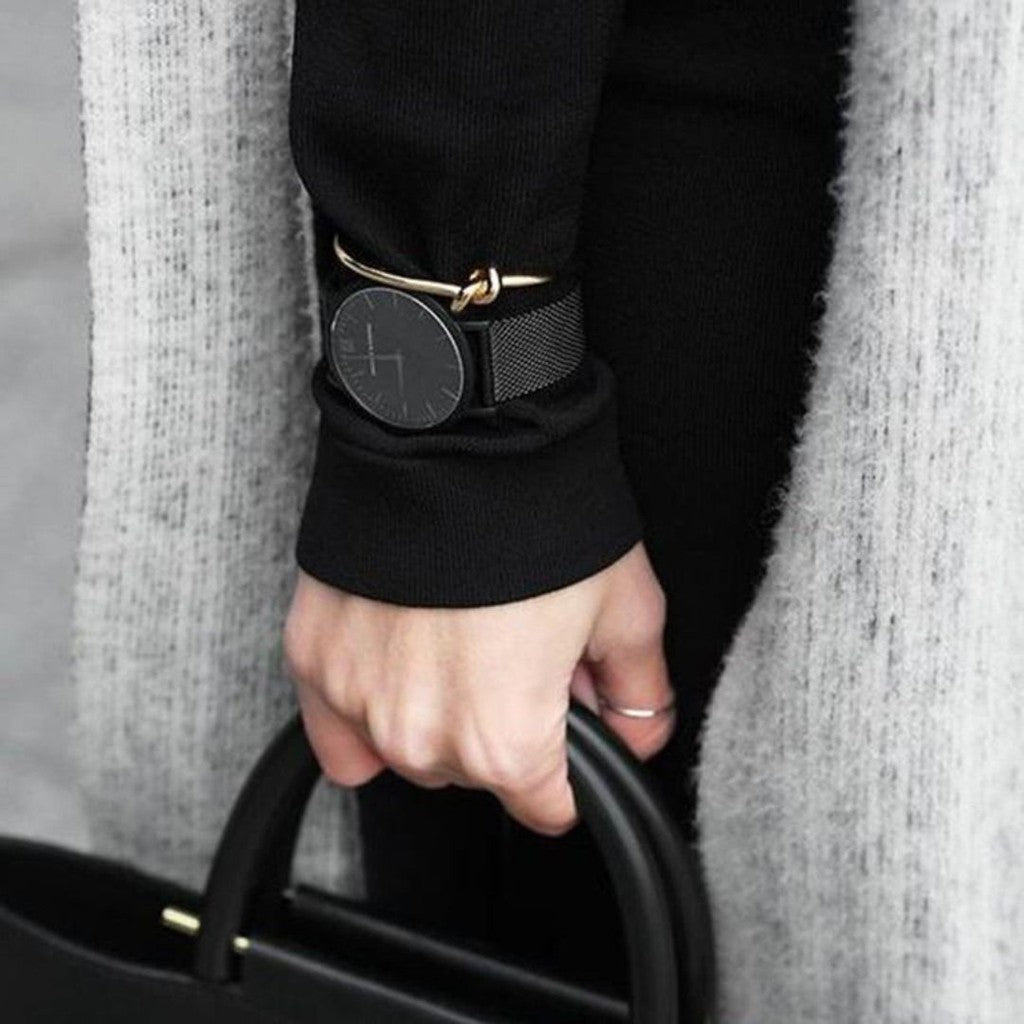 Pulsera rigida de nudito