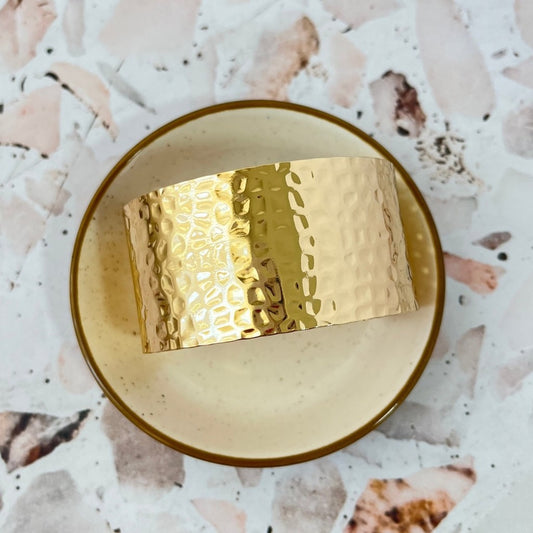 Pulsera abierta texturizada
