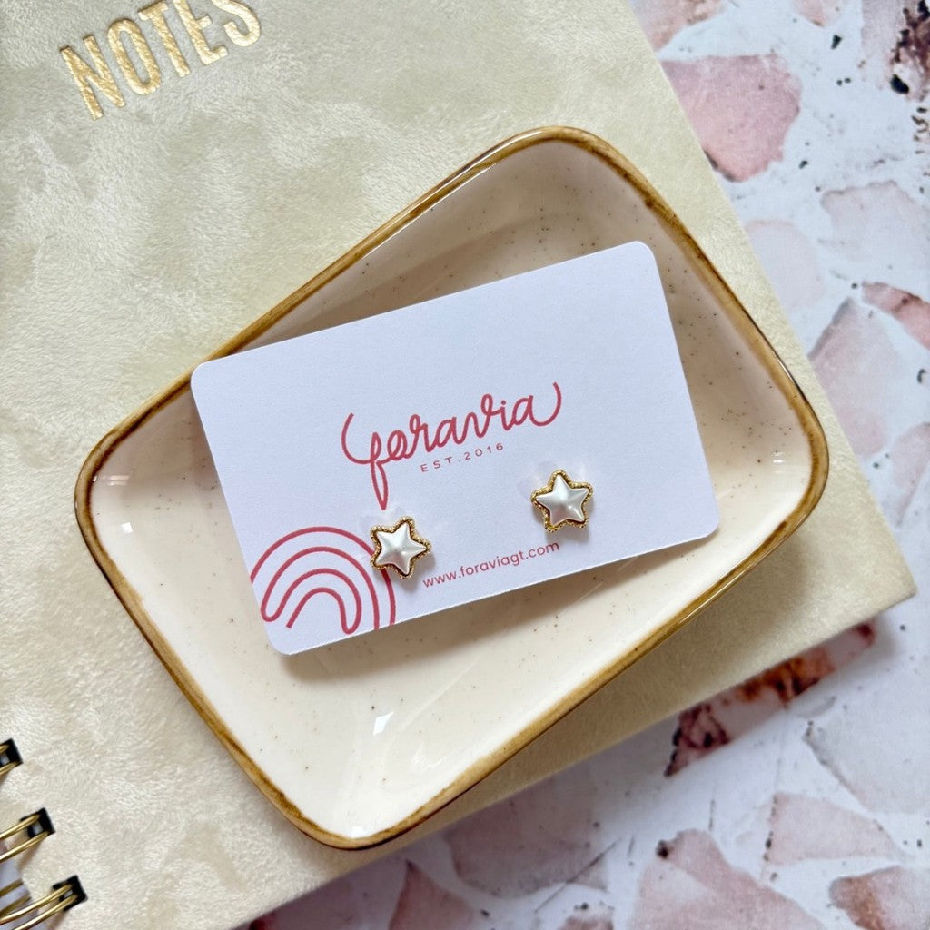 Aretes estrellita blanca
