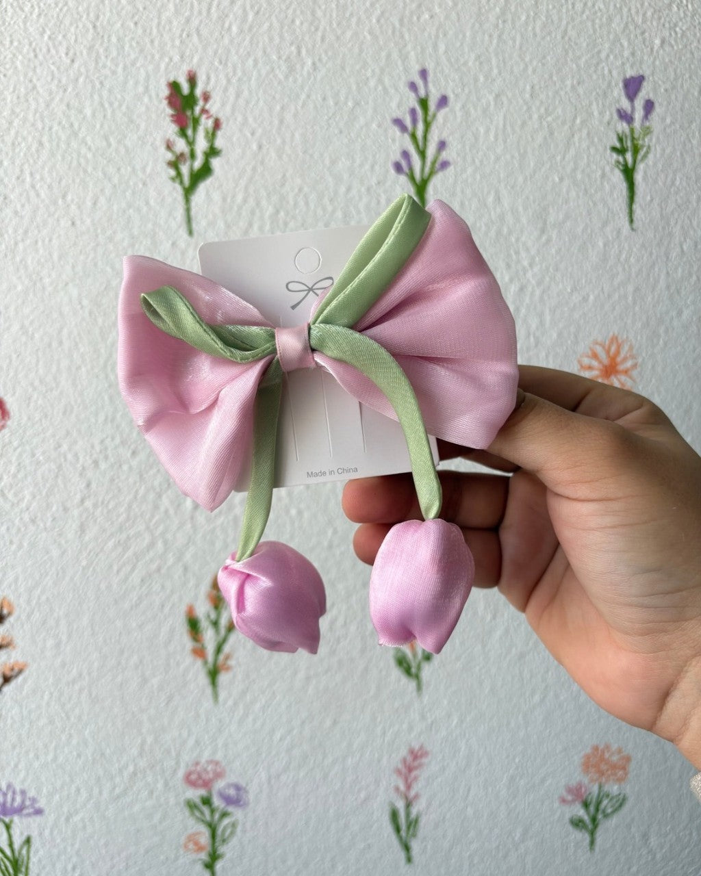 Moño pequeño con tulipan