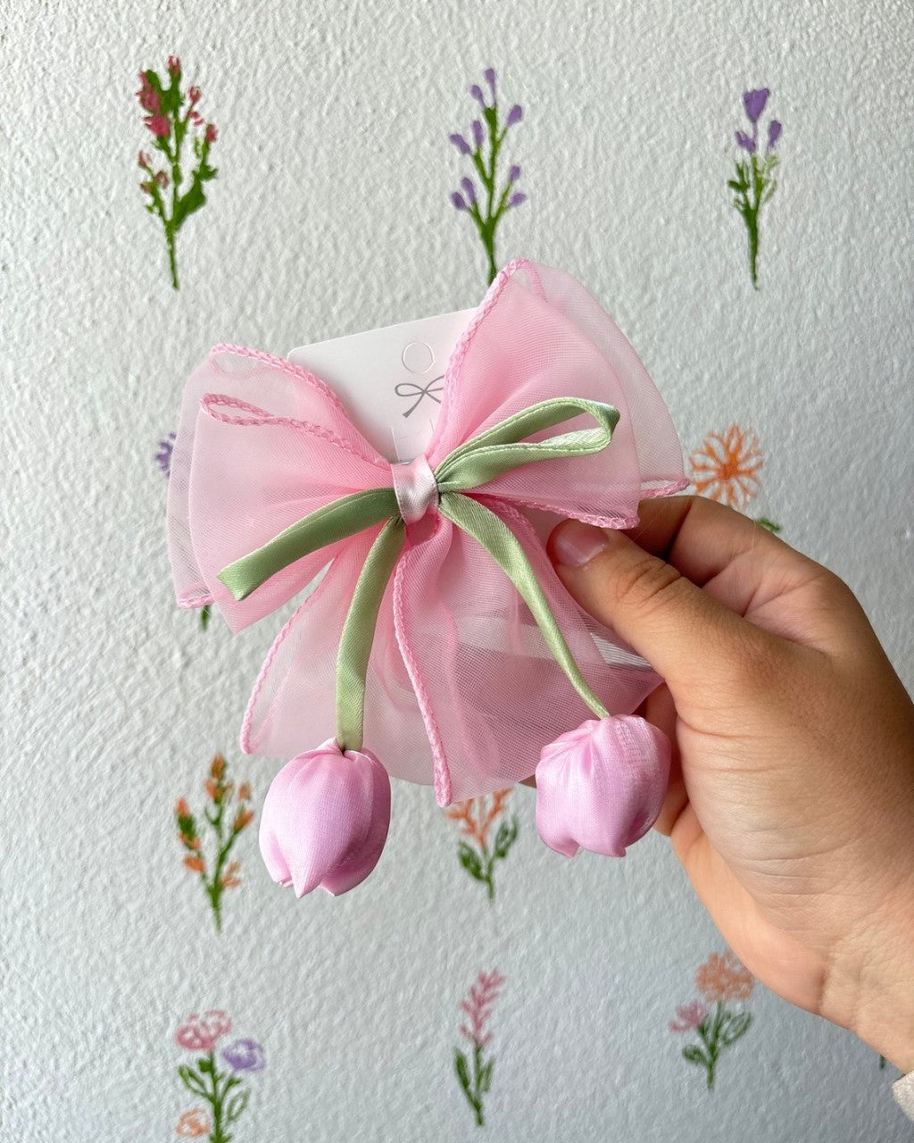 Moño mediano con tulipan