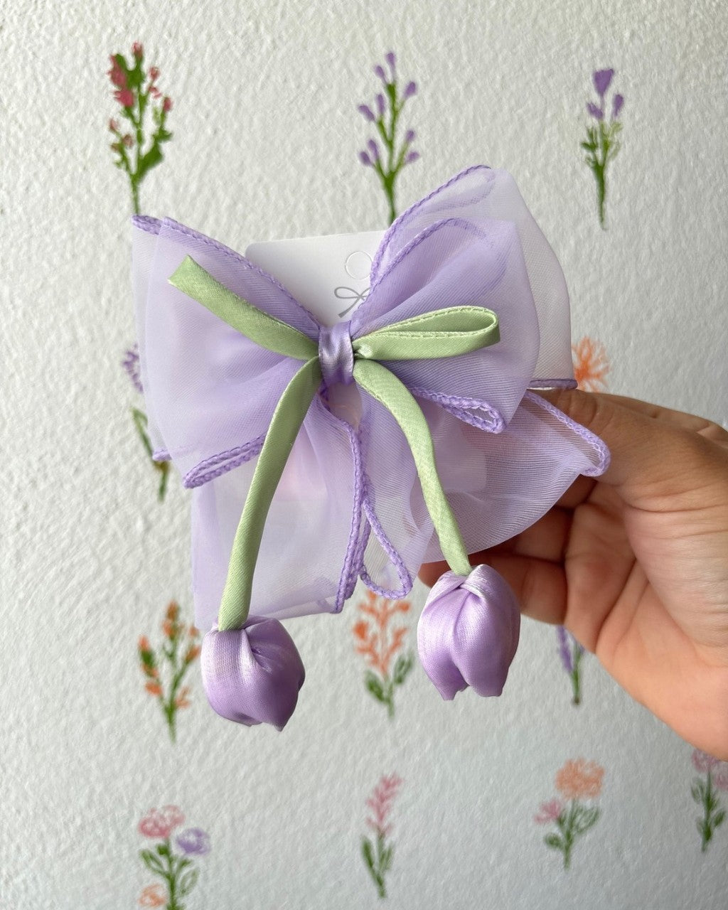 Moño mediano con tulipan