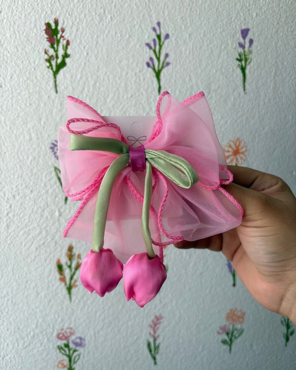 Moño mediano con tulipan
