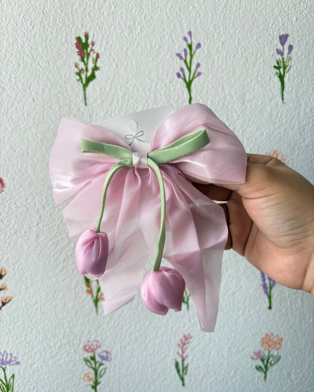 Moño largo con tulipan