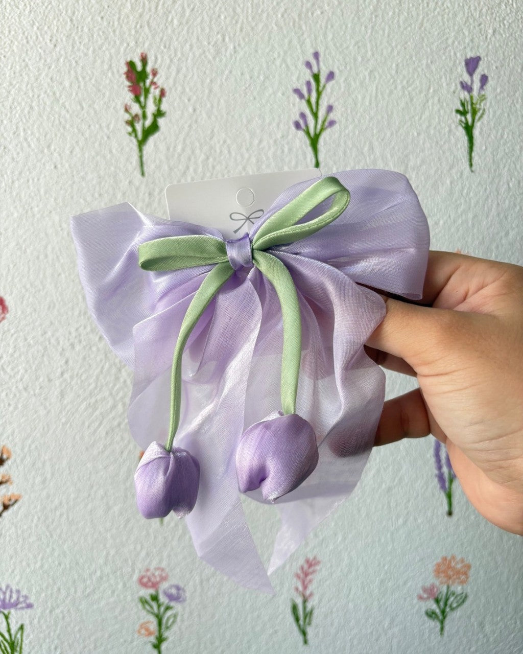 Moño largo con tulipan